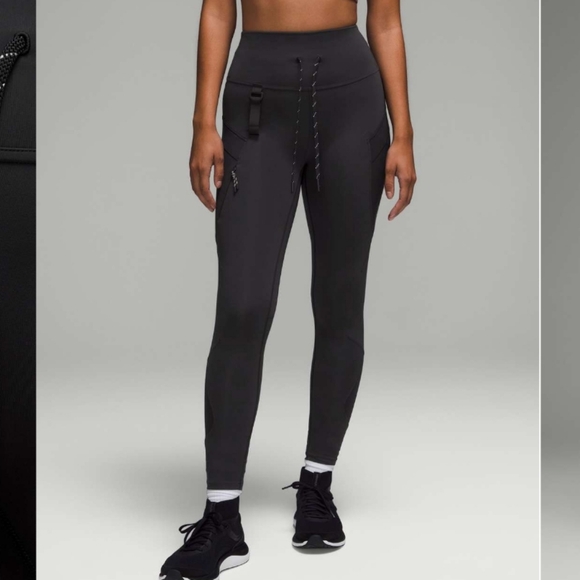 Lululemon Cargo Super-High-Rise Hiking Tight 25" Black *FLAWED* Sz 20 - Picture 2 of 9